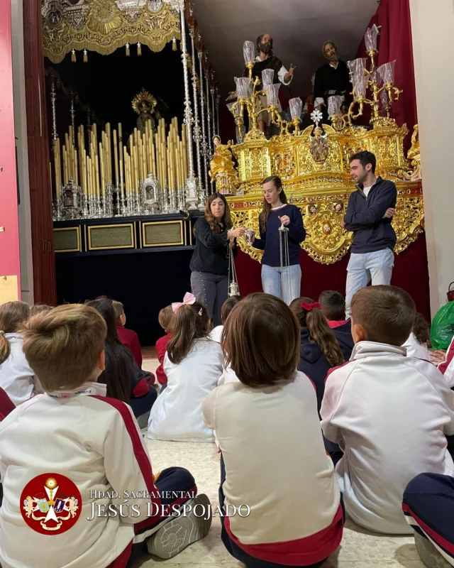 JORNADAS ESCOLARES

En los días previos a nuestra estación de penitencia, tuvieron lugar las ya tradicionales Jornadas Escolares.

En esta ocasión han sido los alumnos de los centros @mercedariasgranada , @salesianosgranada y @cscgranada los que vinieron a conocer más de cerca a nuestra hermandad.

#SacramentalDespojado #DespojadoGranada #Despojado #DulceNombre #SanJuanEvangelista  #SoyParaGranada #MielParaelAlma #JornadaEscolar #Cuaresma #SSantaGr25 #Figares #Domingo #DomingodeRamos  #SemanaSanta #SemanaSantaGranada #Granada #Spain #España #Andalucia