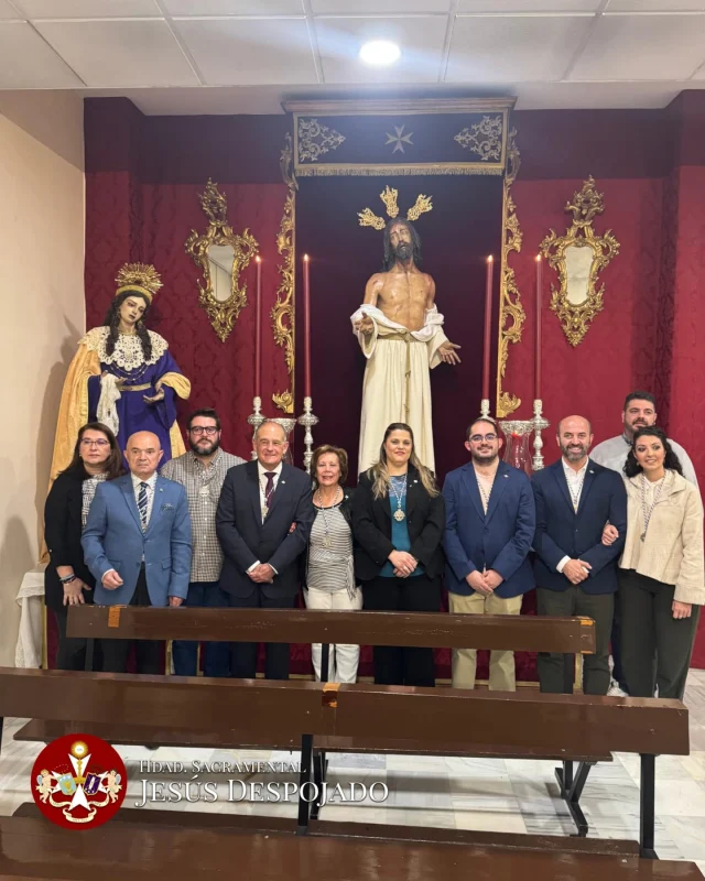 MISA DE ANIVERSARIO

Hoy hemos celebrado nuestro XXXIX Aniversario Fundacional. En el transcurso de la Eucaristía se ha procedido a imponer la insignia de plata a aquellos hermanos que han cumplido veinticinco años en la Hermandad.
Que Jesús Despojado, su Madre del Dulce Nombre y San Juan Evangelista, nos guíen y protejan siempre.

#SacramentalDespojado #DespojadoGranada #Despojado #DulceNombre #SanJuanEvagelista #SagradasVestiduras #SoyParaGranada #MielParaelAlma #Eucaristia #Aniversario #XXXIX #Fundacion #Figares #Domingo #DomingodeRamos #SemanaSanta #SemanaSantaGranada #Granada #Spain #España #Andalucia