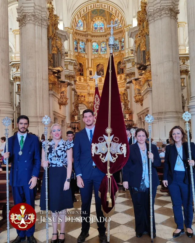 ACTUALIDAD

A primera hora de esta tarde, una representación de la Hermandad ha acompañado a la Cofradía  @hdad_alhambra con motivo del XXV Aniversario de la Coronación Canónica de su titular Mariana.

#SacramentalDespojado #DespojadoGranada #Despojado #DulceNombre #SanJuanEvangelista #Figares #Alhambra #XXV #Coronacion #xxvaniversariocoronacionalhambra #Domingo #DomingodeRamos  #SemanaSanta #SemanaSantaGranada #Granada #Spain #España #Andalucia